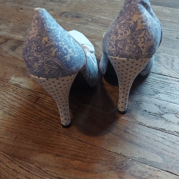 Mojo Moxy Blue and Cream Lace Heels 7.5 M - Picture 10 of 12
